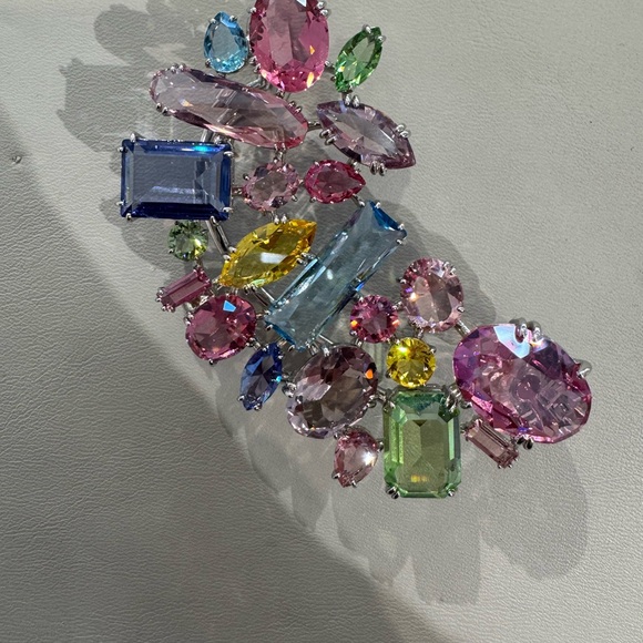 Swarovski Gema Ear Cuff Single, Oversized Crystals, Multicolored, Rhodium - Picture 4 of 7